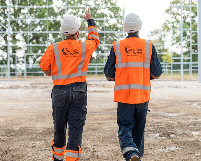 Two men in Maintech hi-vis jackets
